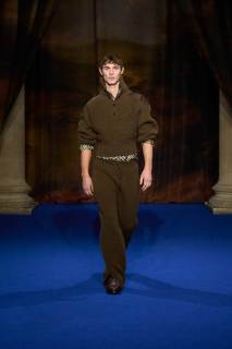 00006-burberry-fall-2025-ready-to-wear-credit-gorunway.jpg
