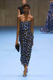 00050-carolina-herrera-spring-2025-ready-to-wear-credit-gorunway.jpg