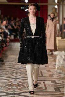 00020-chanel-fall-2024-couture-credit-gorunway.jpg