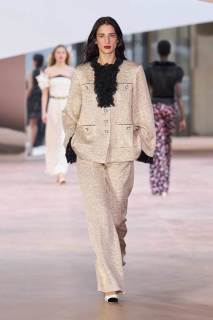 00050-chanel-spring-2025-couture-credit-gorunway