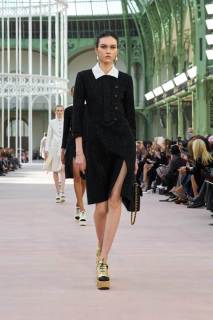 00018-chanel-spring-2025-ready-to-wear-credit-gorunway.jpg