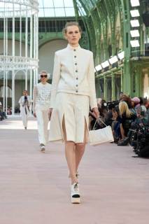 00020-chanel-spring-2025-ready-to-wear-credit-gorunway.jpg