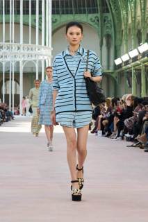 00030-chanel-spring-2025-ready-to-wear-credit-gorunway.jpg