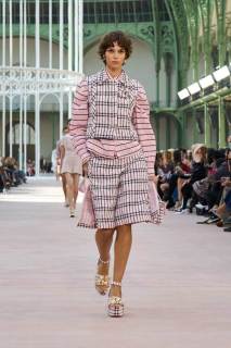 00033-chanel-spring-2025-ready-to-wear-credit-gorunway.jpg