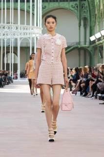 00034-chanel-spring-2025-ready-to-wear-credit-gorunway.jpg