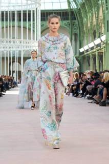 00052-chanel-spring-2025-ready-to-wear-credit-gorunway.jpg