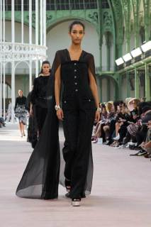 00063-chanel-spring-2025-ready-to-wear-credit-gorunway.jpg