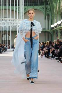 00072-chanel-spring-2025-ready-to-wear-credit-gorunway.jpg