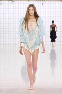 00016-chloe-spring-2025-ready-to-wear-credit-gorunway.jpg