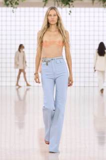 00028-chloe-spring-2025-ready-to-wear-credit-gorunway.jpg