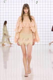 00029-chloe-spring-2025-ready-to-wear-credit-gorunway.jpg