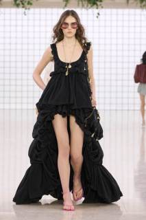 00034-chloe-spring-2025-ready-to-wear-credit-gorunway.jpg