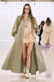 00043-chloe-spring-2025-ready-to-wear-credit-gorunway.jpg