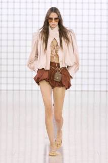 00047-chloe-spring-2025-ready-to-wear-credit-gorunway.jpg