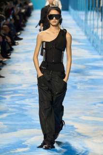 00043-christian-dior-spring-2025-ready-to-wear-credit-gorunway.jpg