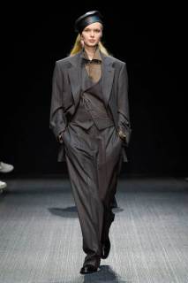 00001-emporio-armani-fall-2025-ready-to-wear-credit-gorunway.jpg