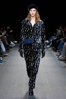 00033-emporio-armani-fall-2025-ready-to-wear-credit-gorunway.jpg