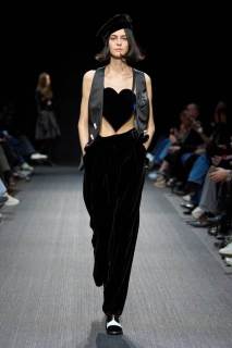 00073-emporio-armani-fall-2025-ready-to-wear-credit-gorunway.jpg