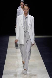 00001-emporio-armani-spring-2025-ready-to-wear-credit-gorunway.jpg