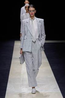 00002-emporio-armani-spring-2025-ready-to-wear-credit-gorunway.jpg