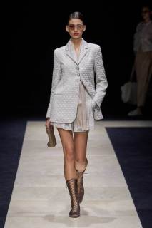 00036-emporio-armani-spring-2025-ready-to-wear-credit-gorunway.jpg