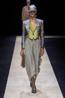 00052-emporio-armani-spring-2025-ready-to-wear-credit-gorunway.jpg