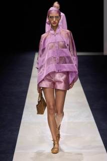 00063-emporio-armani-spring-2025-ready-to-wear-credit-gorunway.jpg