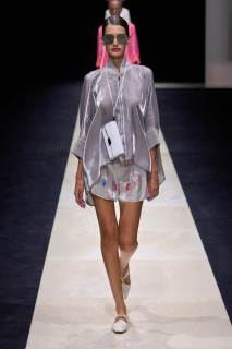 00074-emporio-armani-spring-2025-ready-to-wear-credit-gorunway.jpg