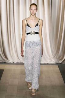 00005-giambattista-valli-spring-2024-ready-to-wear-credit-gorunway