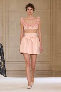 00029-giambattista-valli-spring-2025-ready-to-wear-credit-gorunway.jpg