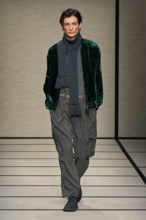 00008-giorgio-armani-fall-2025-menswear-credit-gorunway.jpg