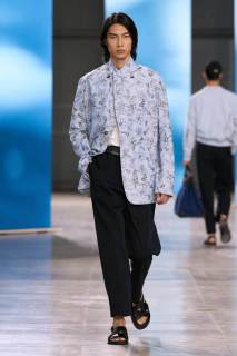 00010-hermes-spring-2025-menswear-credit-gorunway.jpg