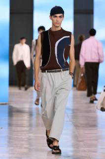 00021-hermes-spring-2025-menswear-credit-gorunway.jpg