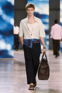 00035-hermes-spring-2025-menswear-credit-gorunway.jpg