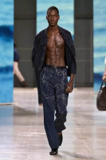 00044-hermes-spring-2025-menswear-credit-gorunway.jpg