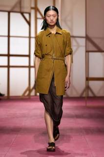 00028-hermes-spring-2025-ready-to-wear-credit-gorunway.jpg