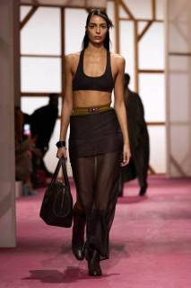 00045-hermes-spring-2025-ready-to-wear-credit-gorunway.jpg