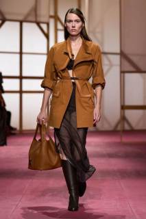 00049-hermes-spring-2025-ready-to-wear-credit-gorunway.jpg