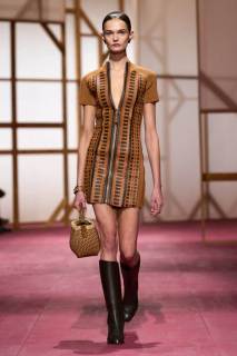 00058-hermes-spring-2025-ready-to-wear-credit-gorunway.jpg