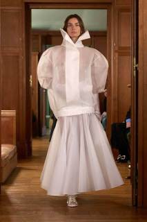 00007-jacquemus-spring-2025-ready-to-wear-credit-gorunway-jpg.webp_