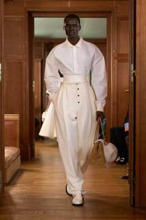 00013-jacquemus-spring-2025-ready-to-wear-credit-gorunway-jpg.webp_
