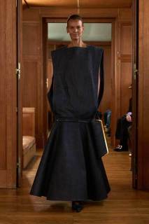 00022-jacquemus-spring-2025-ready-to-wear-credit-gorunway-jpg.webp_
