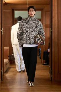 00032-jacquemus-spring-2025-ready-to-wear-credit-gorunway-jpg.webp_