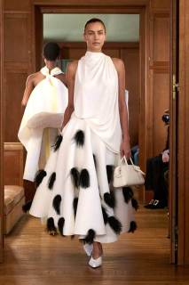 00033-jacquemus-spring-2025-ready-to-wear-credit-gorunway-jpg.webp_