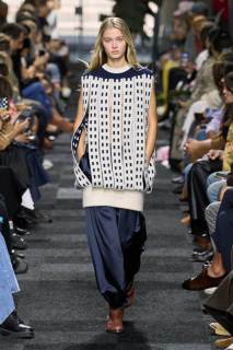 00012-jw-anderson-spring-2025-ready-to-wear-credit-gorunway.jpg