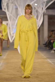 00010-lacoste-spring-2025-ready-to-wear-credit-gorunway.jpg