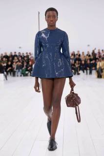 00018-loewe-spring-2025-ready-to-wear-credit-gorunway.jpg