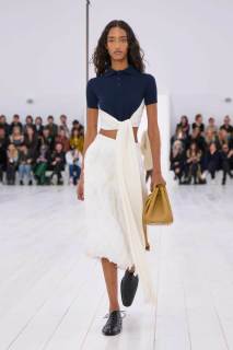 00044-loewe-spring-2025-ready-to-wear-credit-gorunway.jpg