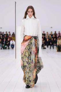 00047-loewe-spring-2025-ready-to-wear-credit-gorunway.jpg