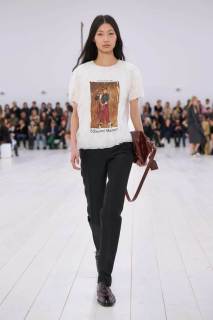 00050-loewe-spring-2025-ready-to-wear-credit-gorunway.jpg